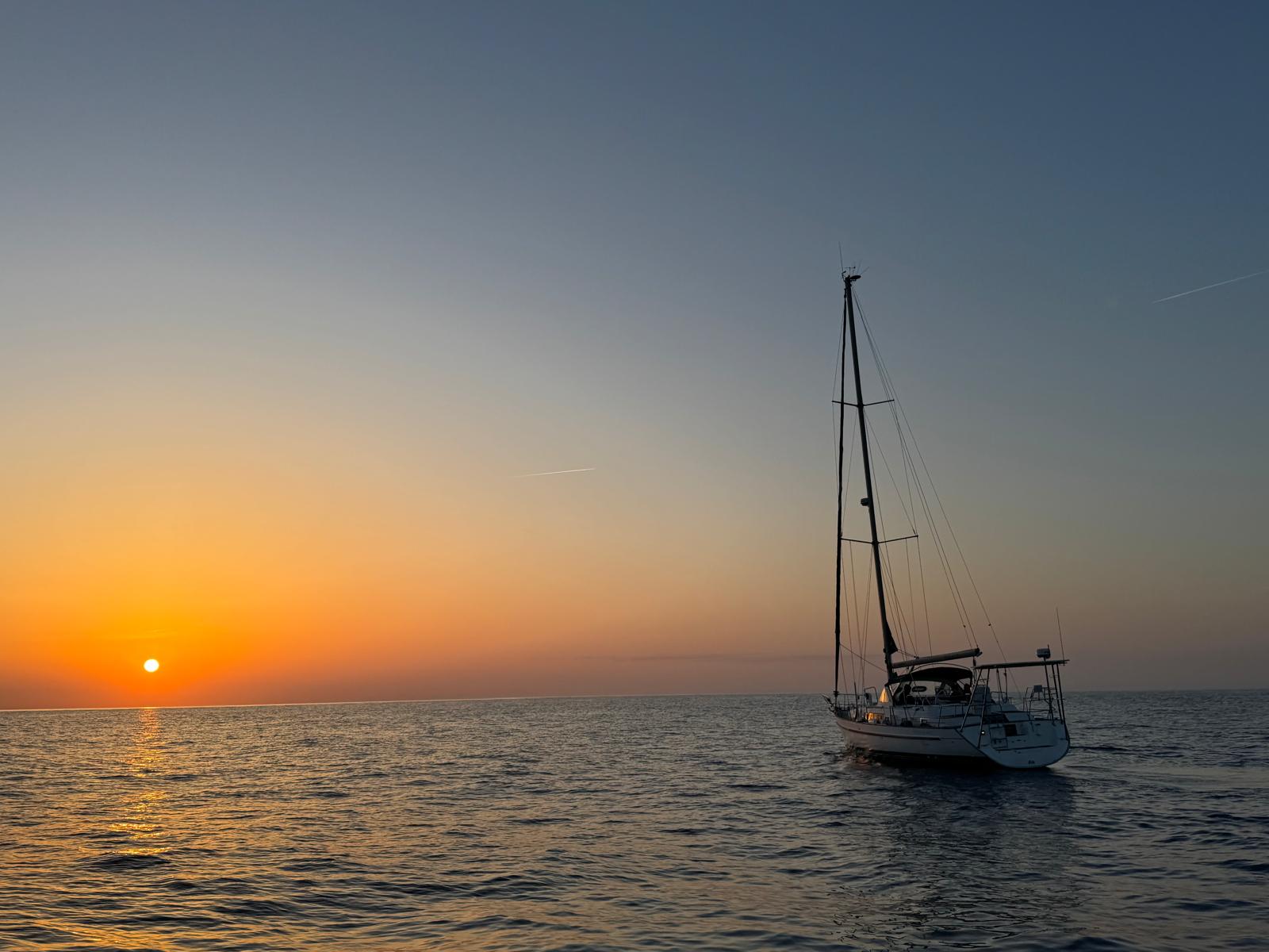 Coucher de soleil au mouillage